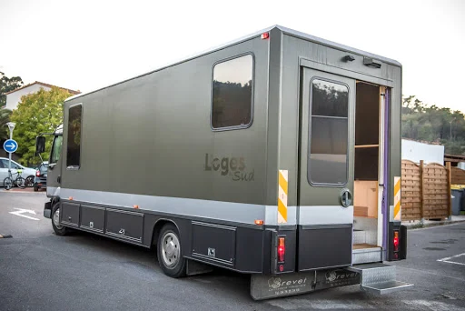 Loges & sanitaires